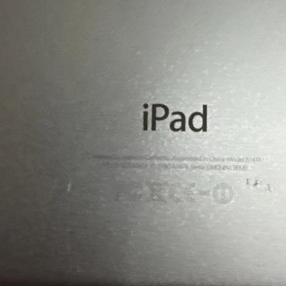 Apple iPad Air 9.7" A1474 -16GB - Space Gray - WiFi - Picture 3 of 5